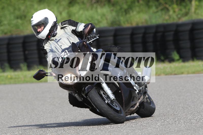 Archiv-2025/10 23.04.2025 Cornu Master School ADR/gruen-vert/34